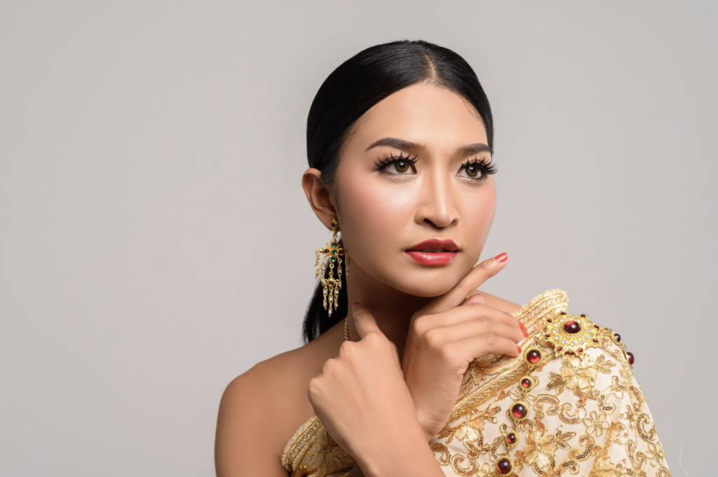pamer perhiasan emas