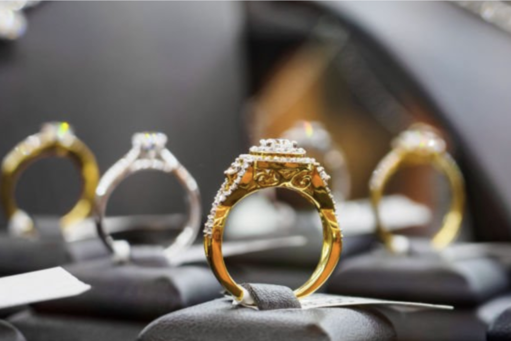 Ingin Jual Emas, Perhatikan 6 Hal Ini Agar Tidak Rugi di Toko Perhiasan